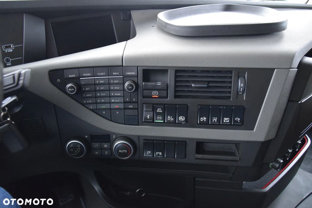 Volvo FH500 / NISKA KABINA / HYDRAULIKA / EURO 6 / ACC / LEDY / ALUFELGI / SERWISOWANY / SPROWADZONY - 31