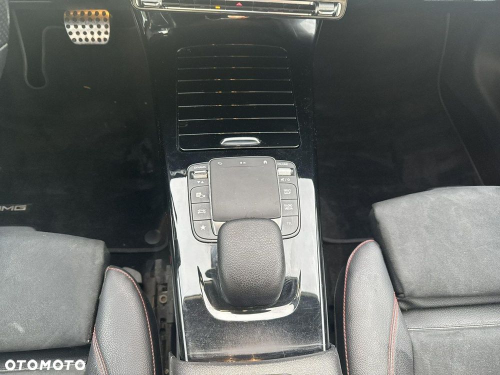 Mercedes-Benz CLA - 24