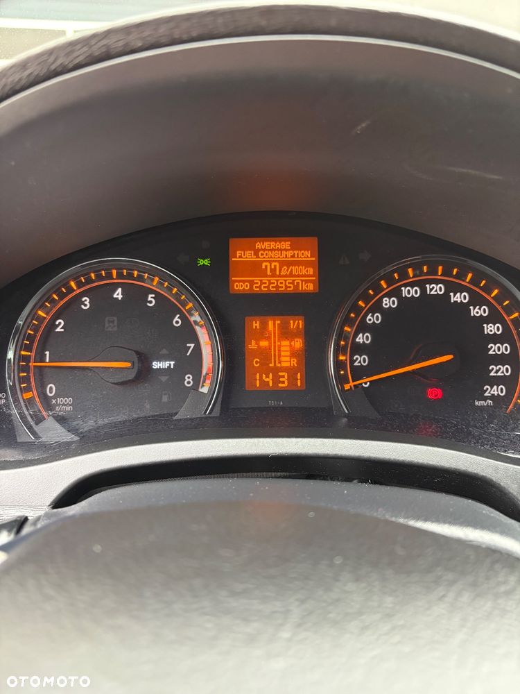 Toyota Avensis 1.8 Sol NAVI - 9