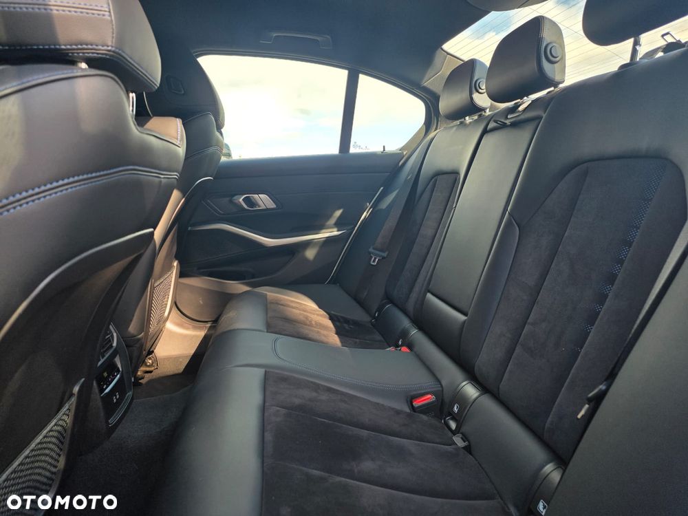 BMW Seria 3 318i M Sport sport - 15