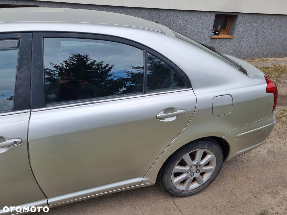 Toyota Avensis 2.0 D-4D High - 10