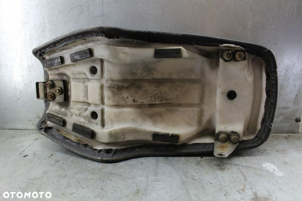 Suzuki GN 125 kanapa siedzenie - 3