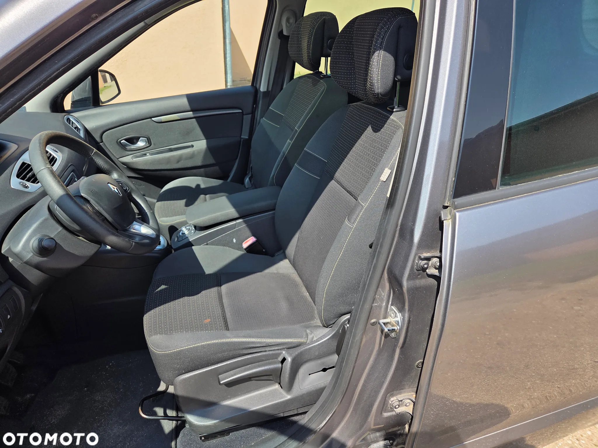Renault Scenic 1.9 dCi Emotion Plus - 9