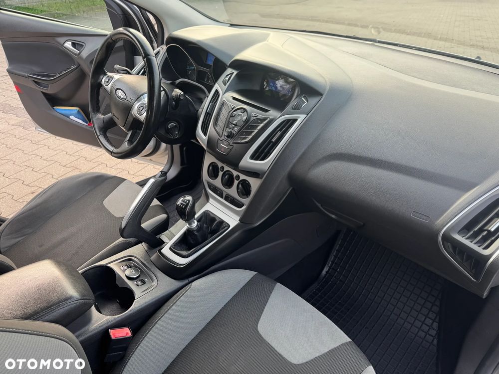 Ford Focus 1.6 EcoBoost Trend Sport - 11