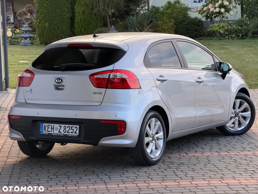 Kia Rio 1.2 ISG Uefa Euro 2016 - 11