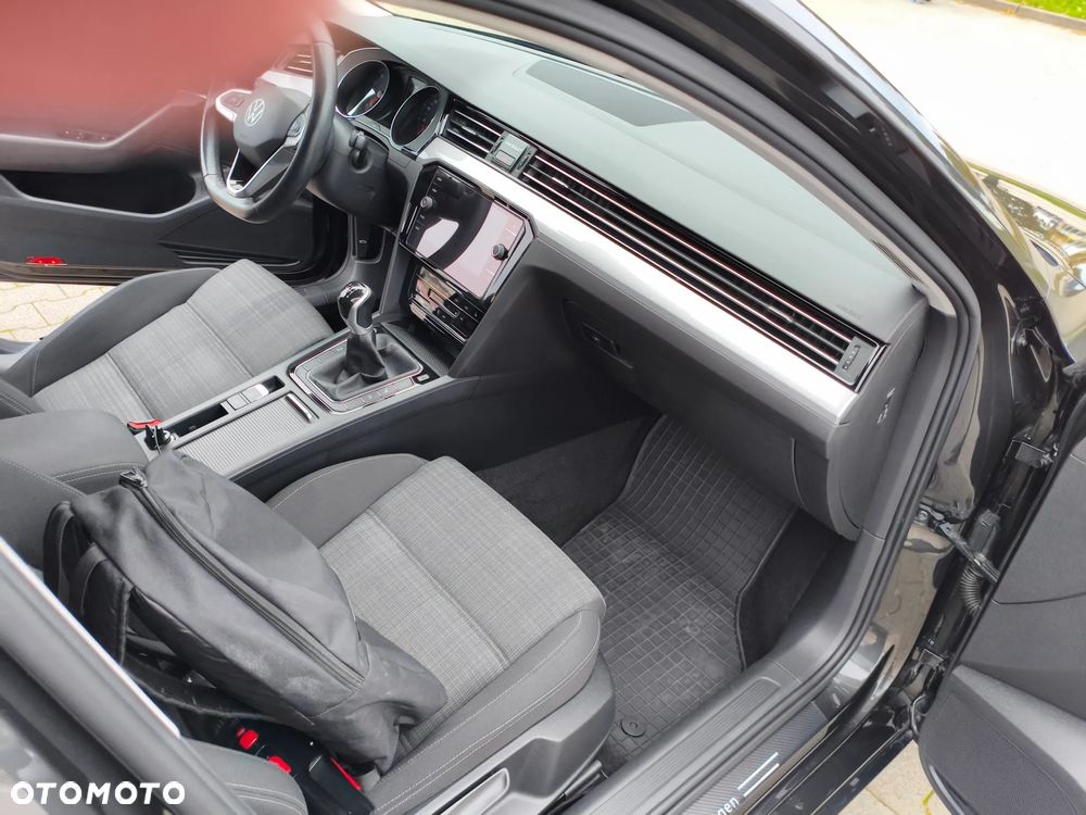 Volkswagen Passat 1.5 TSI EVO Business - 12
