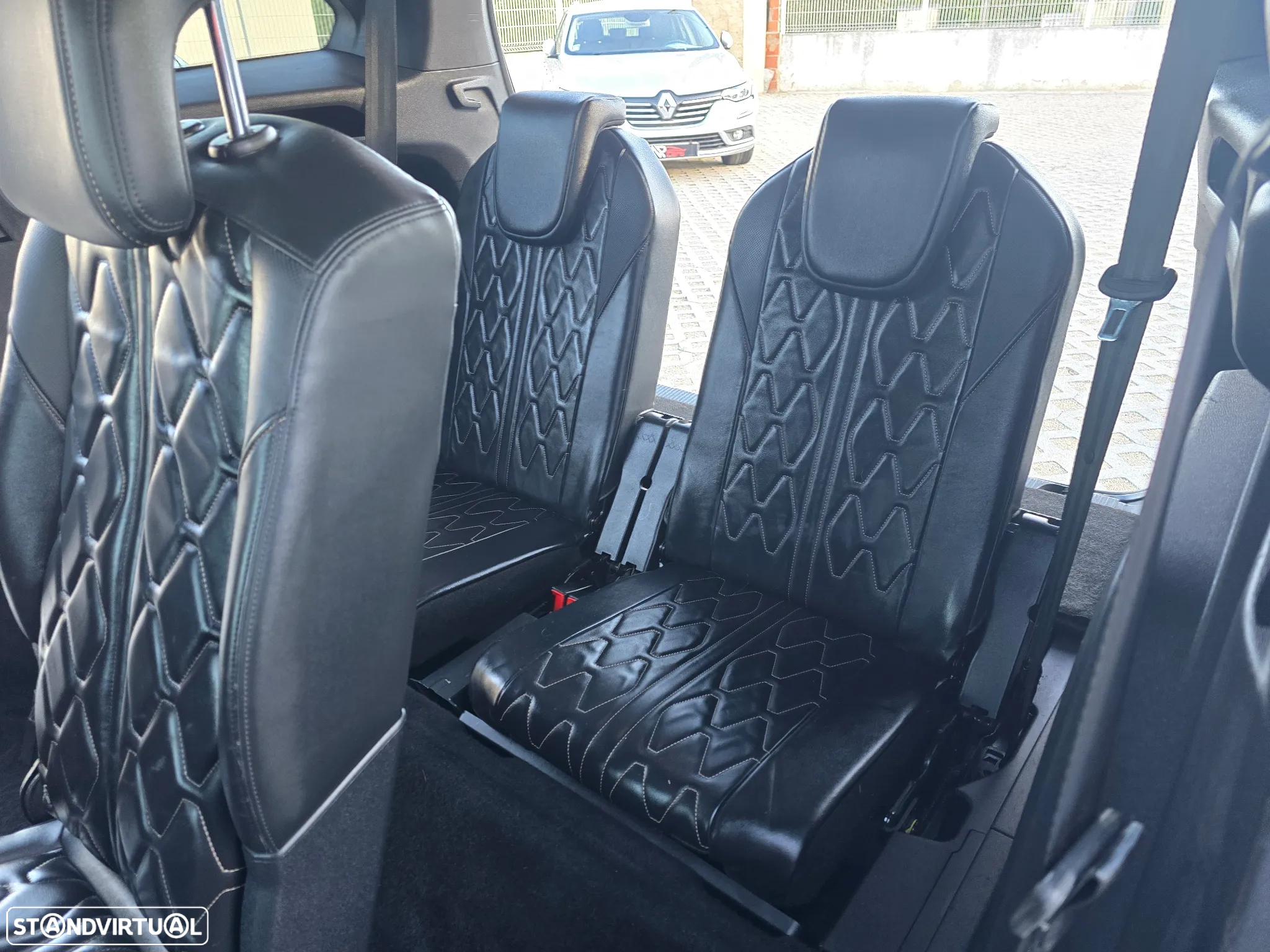 Peugeot 5008 1.5 BlueHDi GT Line EAT8 - 42