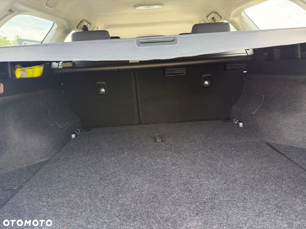 Toyota Auris 1.4 D-4D Premium - 24