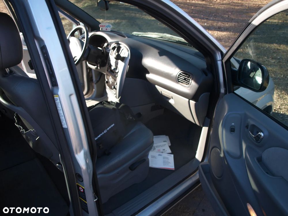 Chrysler Grand Voyager - 14