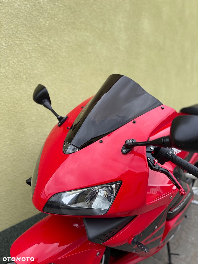 Honda CBR - 28