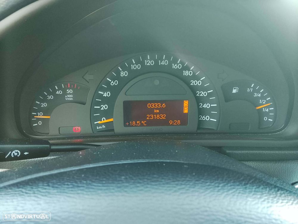 Mercedes-Benz C 200 - 3