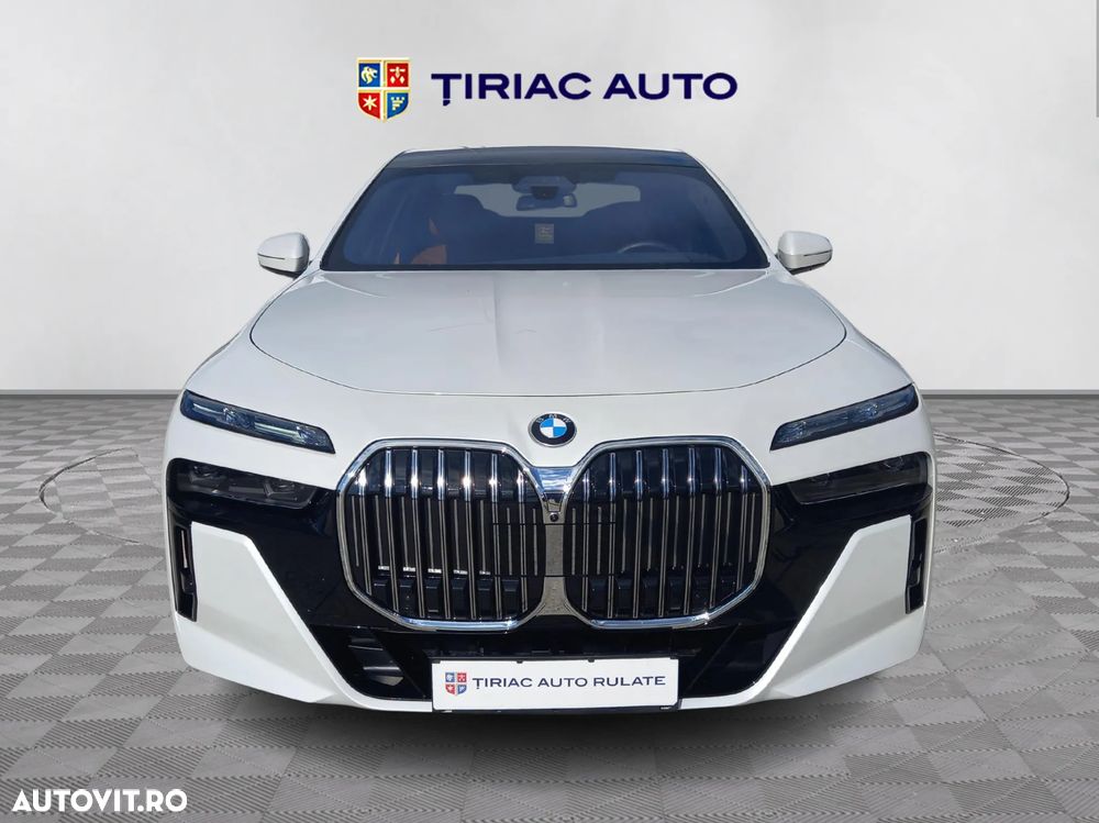 BMW Seria 7 740d xDrive MHEV - 8