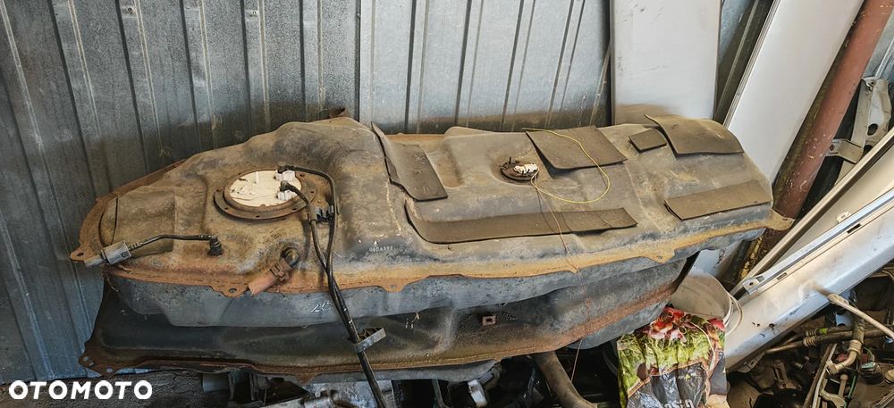 Zbiornik paliwa bak diesel benzyna Toyota RAV4 III IV - 2