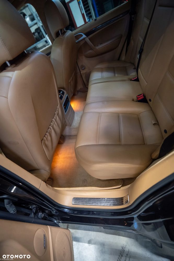 Porsche Cayenne - 14