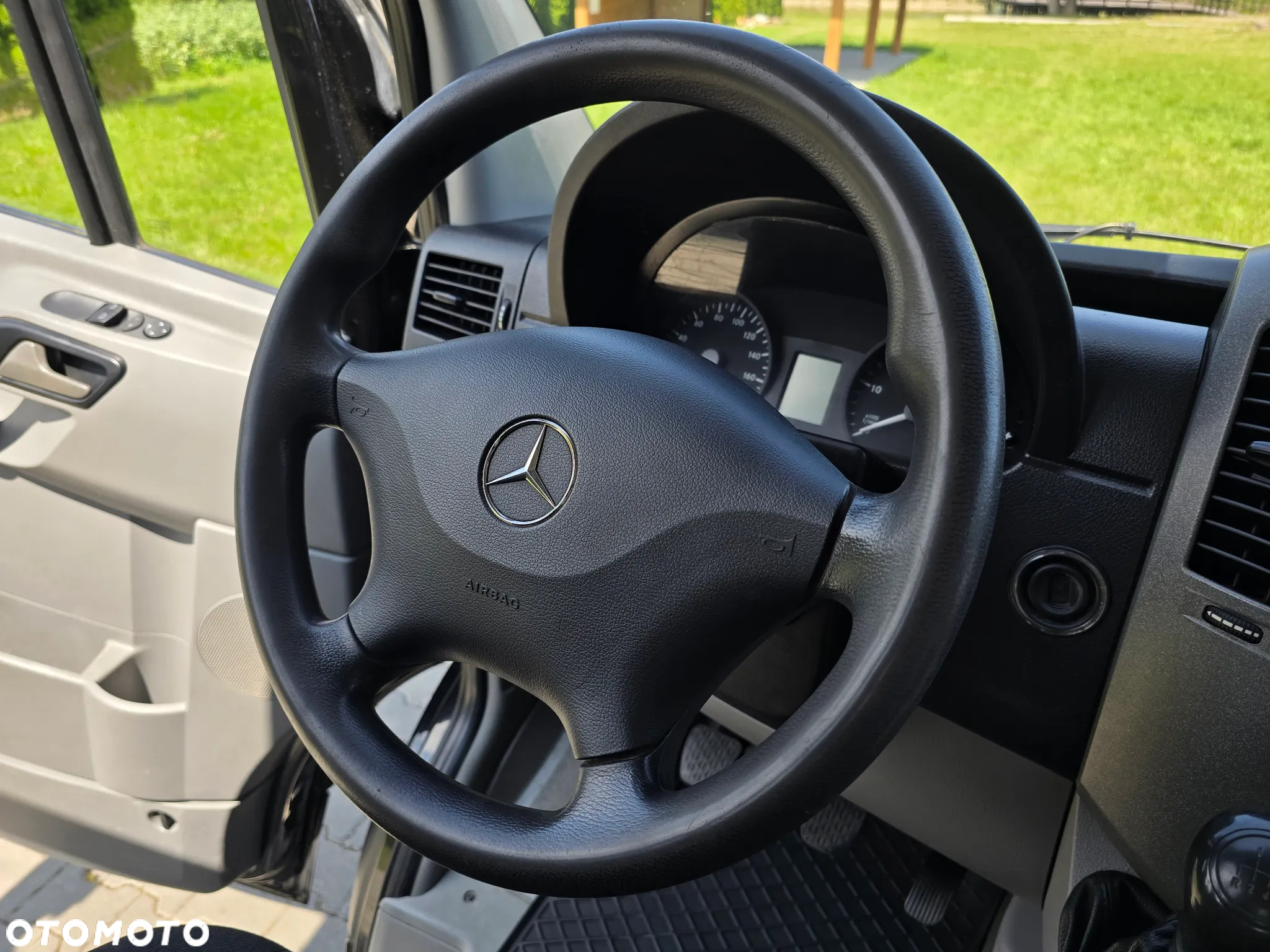 Mercedes-Benz Sprinter - 21