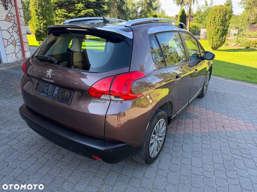Peugeot 2008 1.2 Pure Tech Style - 4