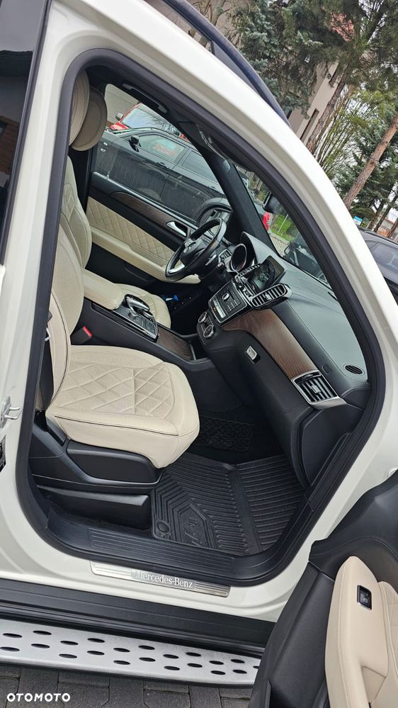 Mercedes-Benz GLS - 17
