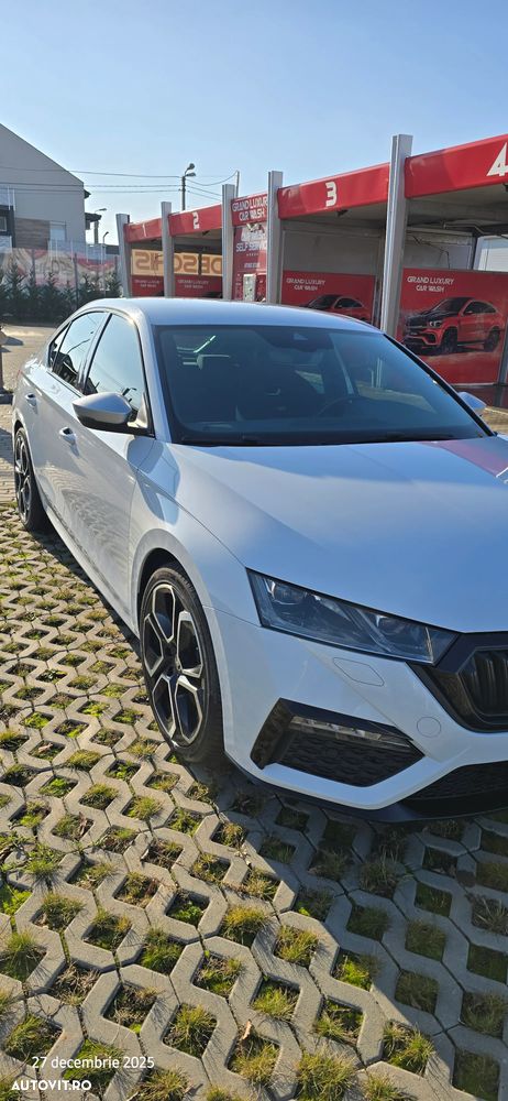 Skoda Octavia 2.0 TSI DSG RS - 9