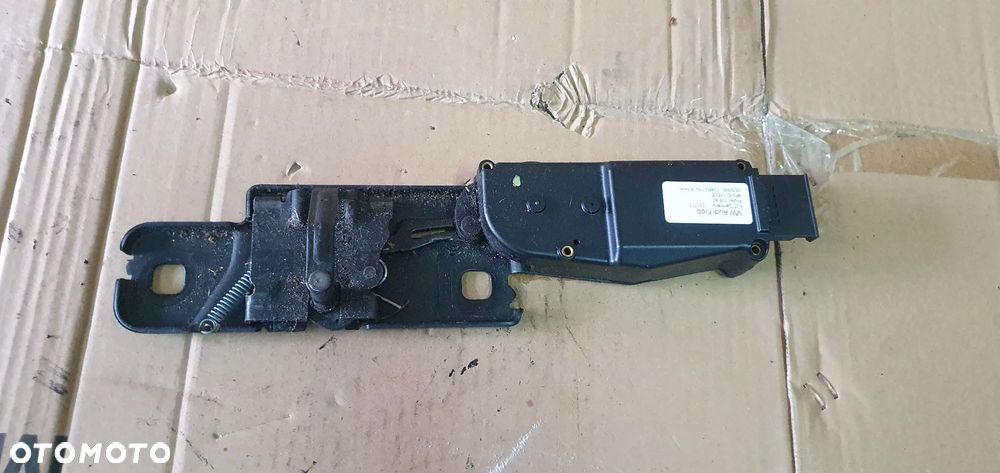 Zamek klapy bagażnika dociąg Audi A4 B8 Lift Kombi 4F9827383E - 1