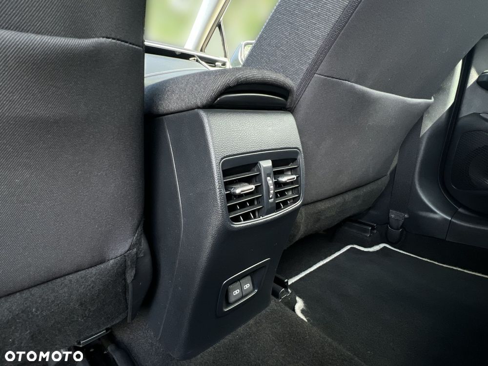 Toyota Corolla 1.8 Hybrid Comfort - 17