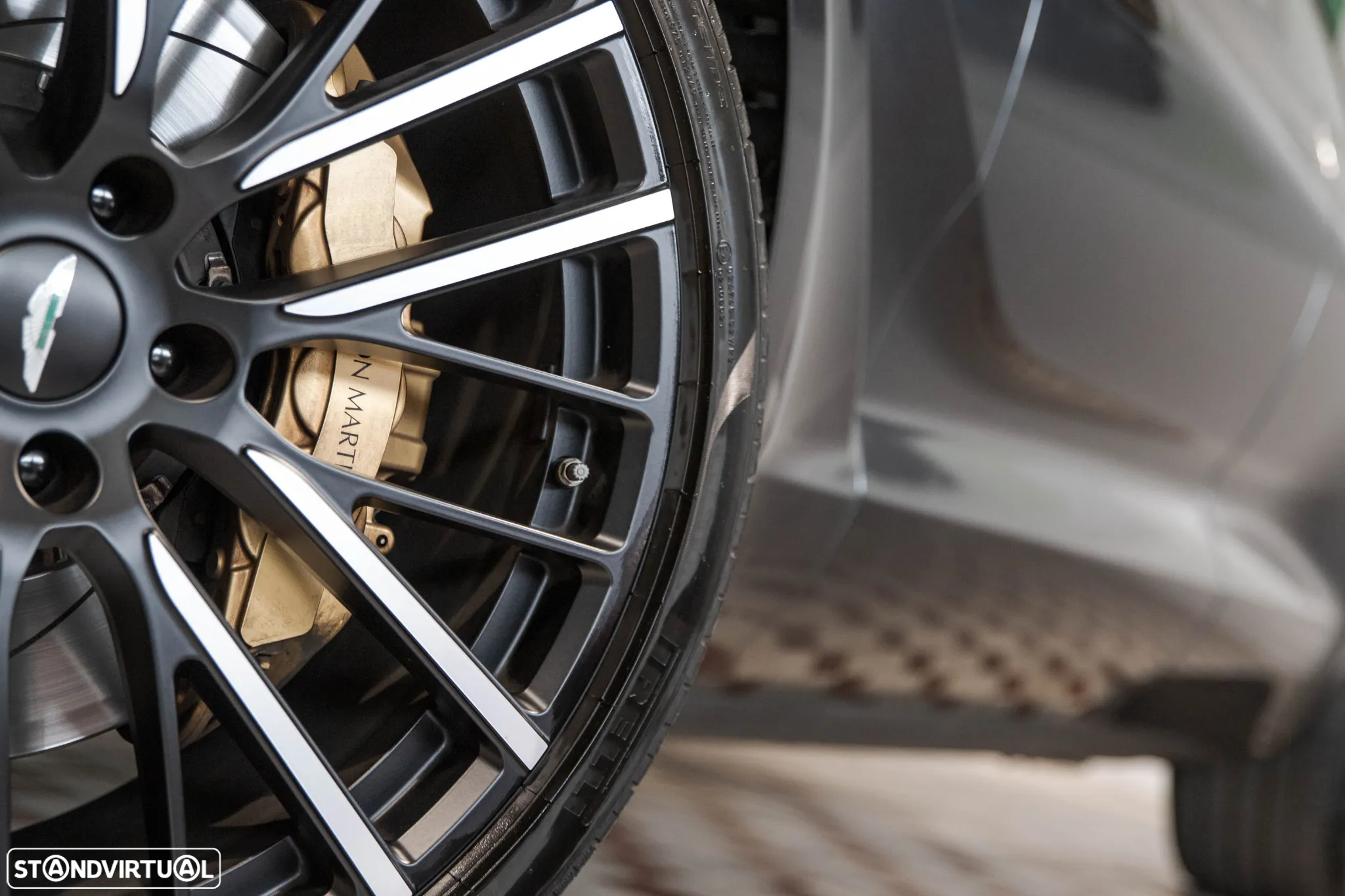 Aston Martin DBX Standard - 8