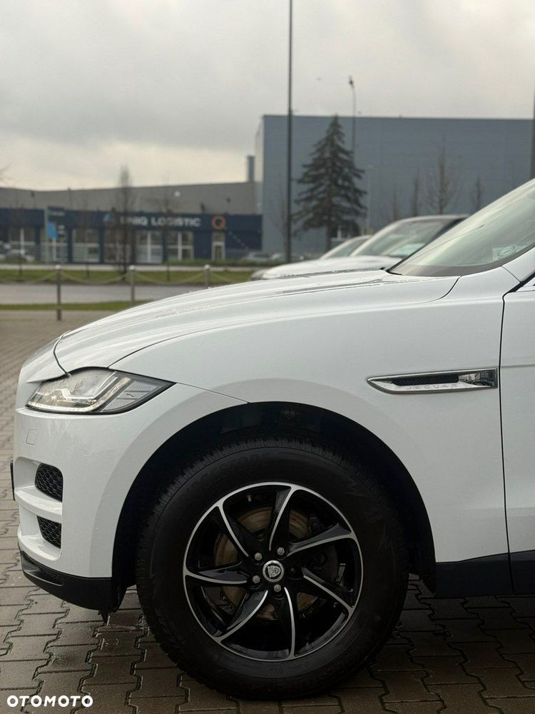Jaguar F-Pace - 8
