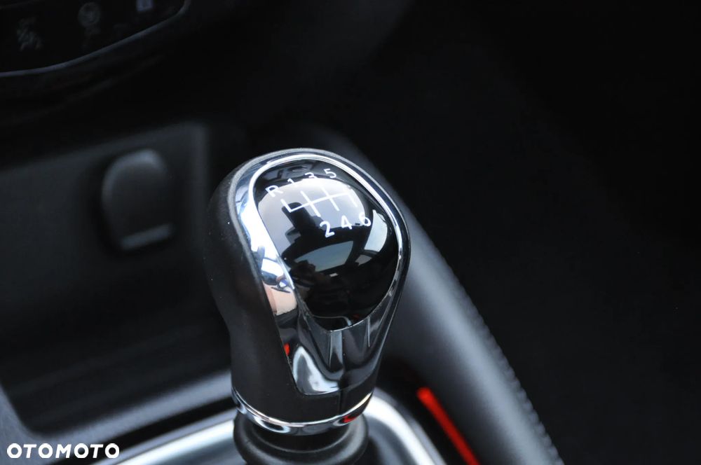 Nissan Qashqai 1.3 DIG-T AKARI - 33