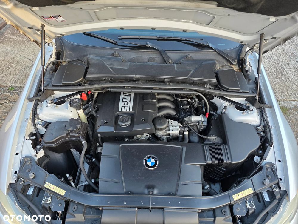 BMW Seria 3 318i Edition Lifestyle - 32