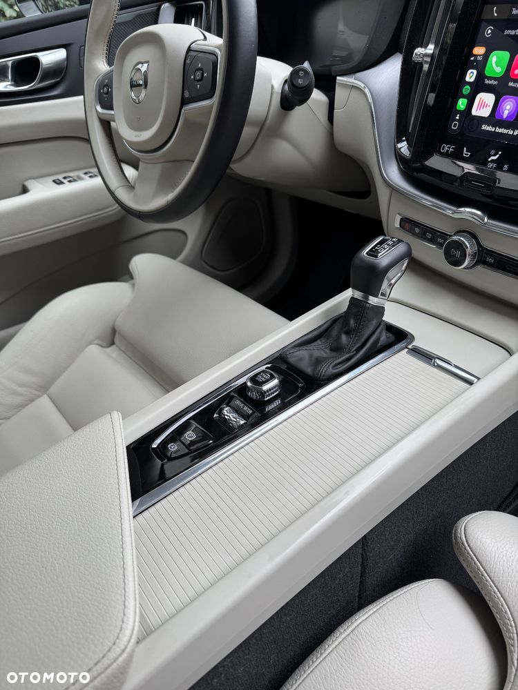 Volvo XC 60 D4 Momentum Pro - 10