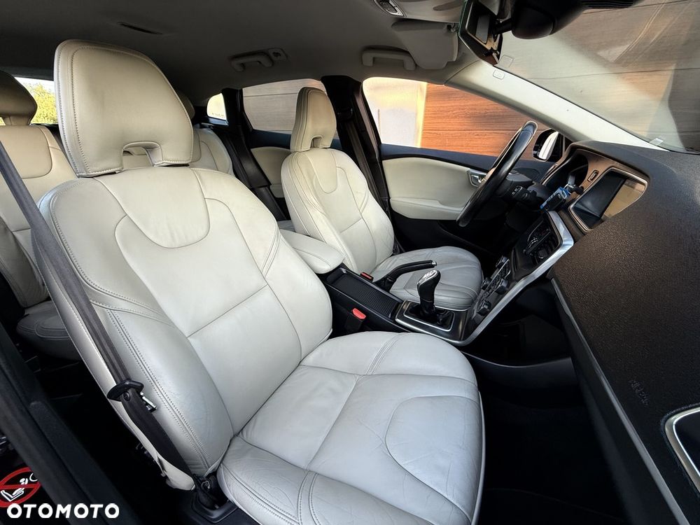 Volvo V40 T3 - 30