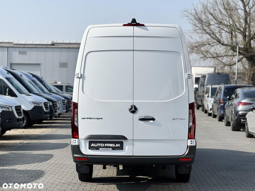 Mercedes-Benz Sprinter - 7