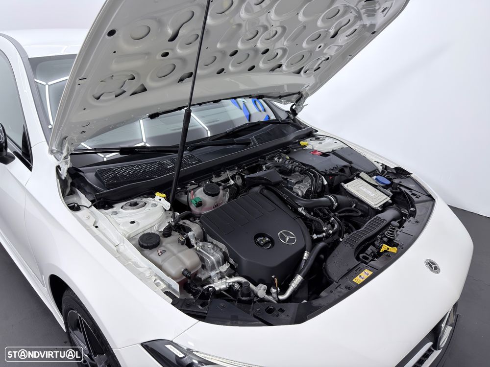 Mercedes-Benz A 250 e AMG Line - 32