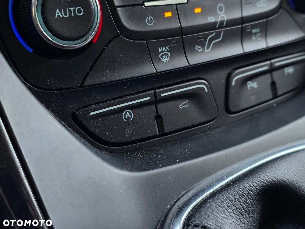 Ford Kuga 1.5 EcoBoost 2x4 Titanium - 33