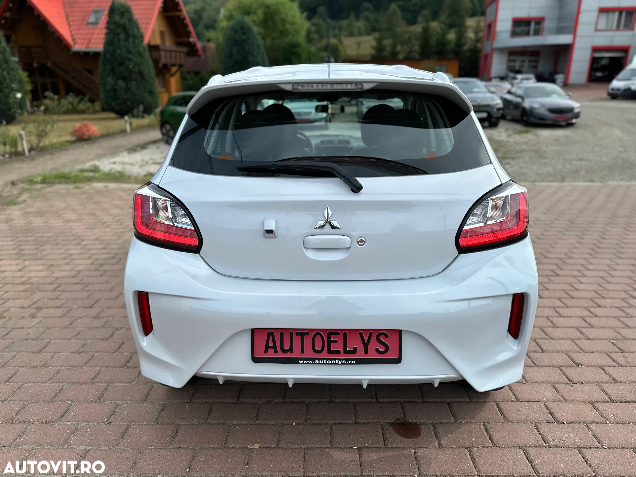Mitsubishi Mirage - 11