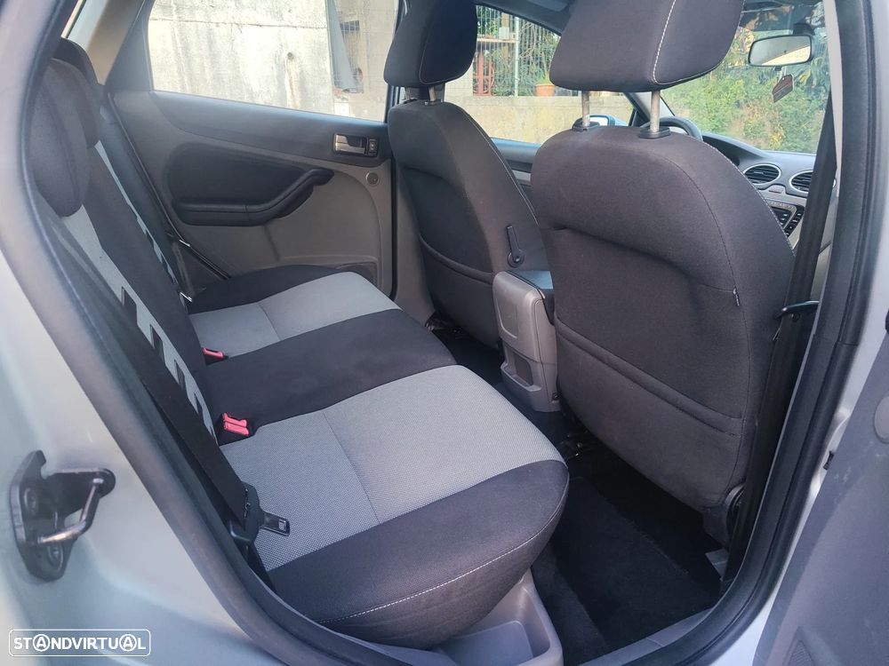 Ford Focus SW 1.6 TDCi ECOnetic - 19