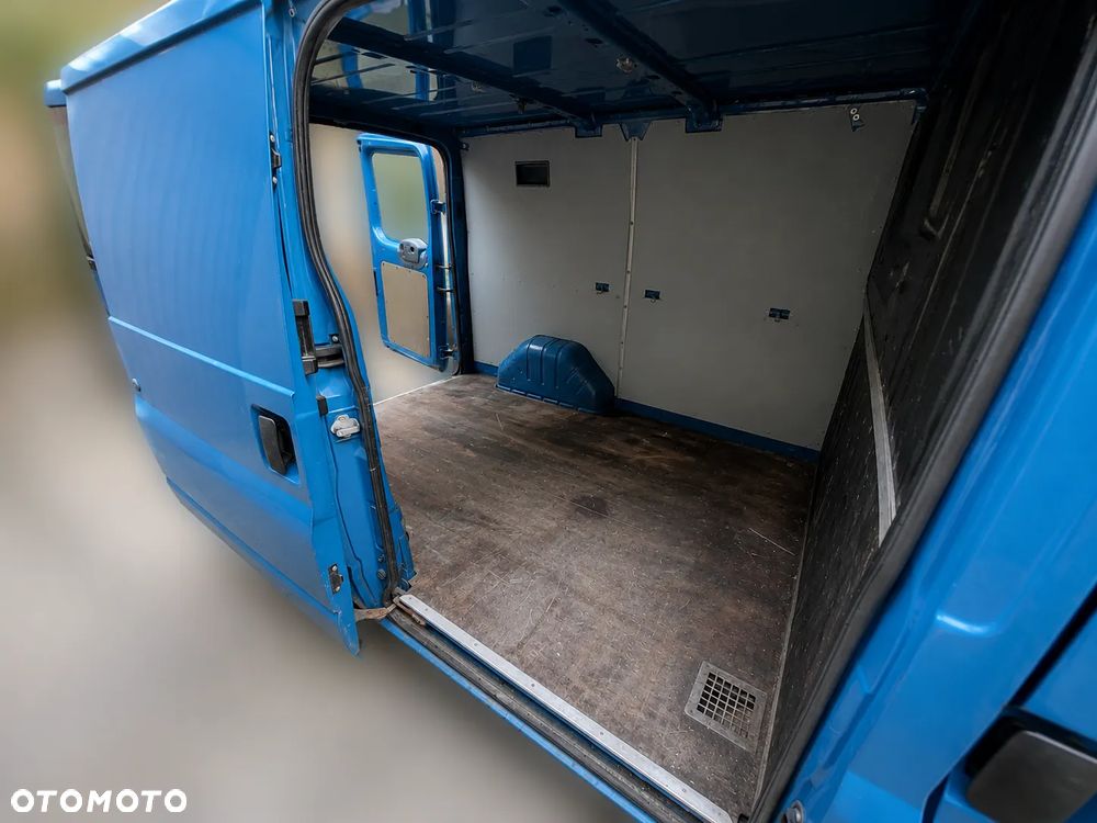 Ford Transit - 12