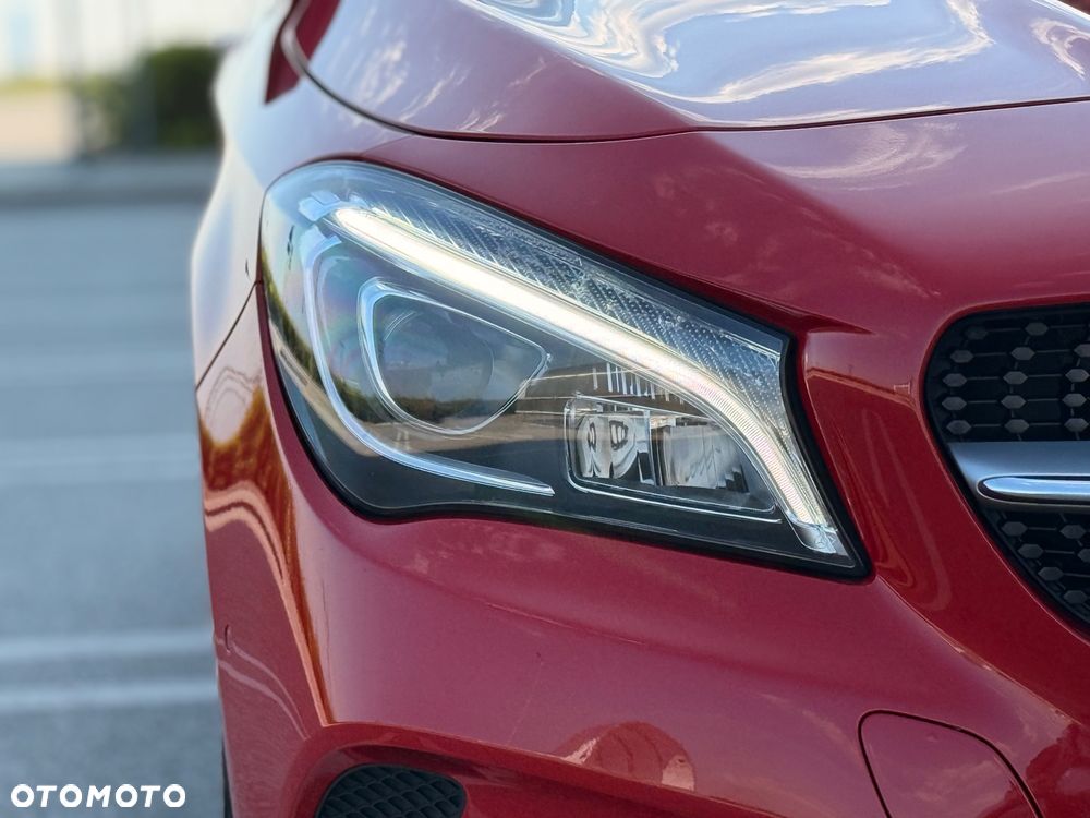 Mercedes-Benz CLA 180 7G-DCT - 10