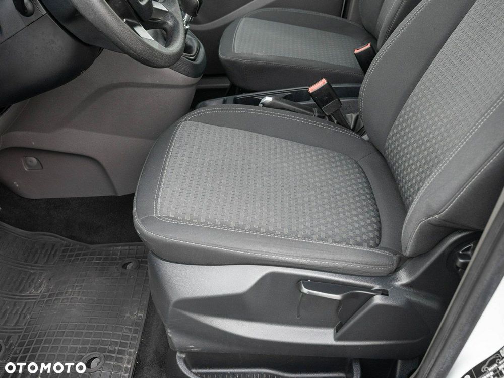 Ford Transit Connect - 11