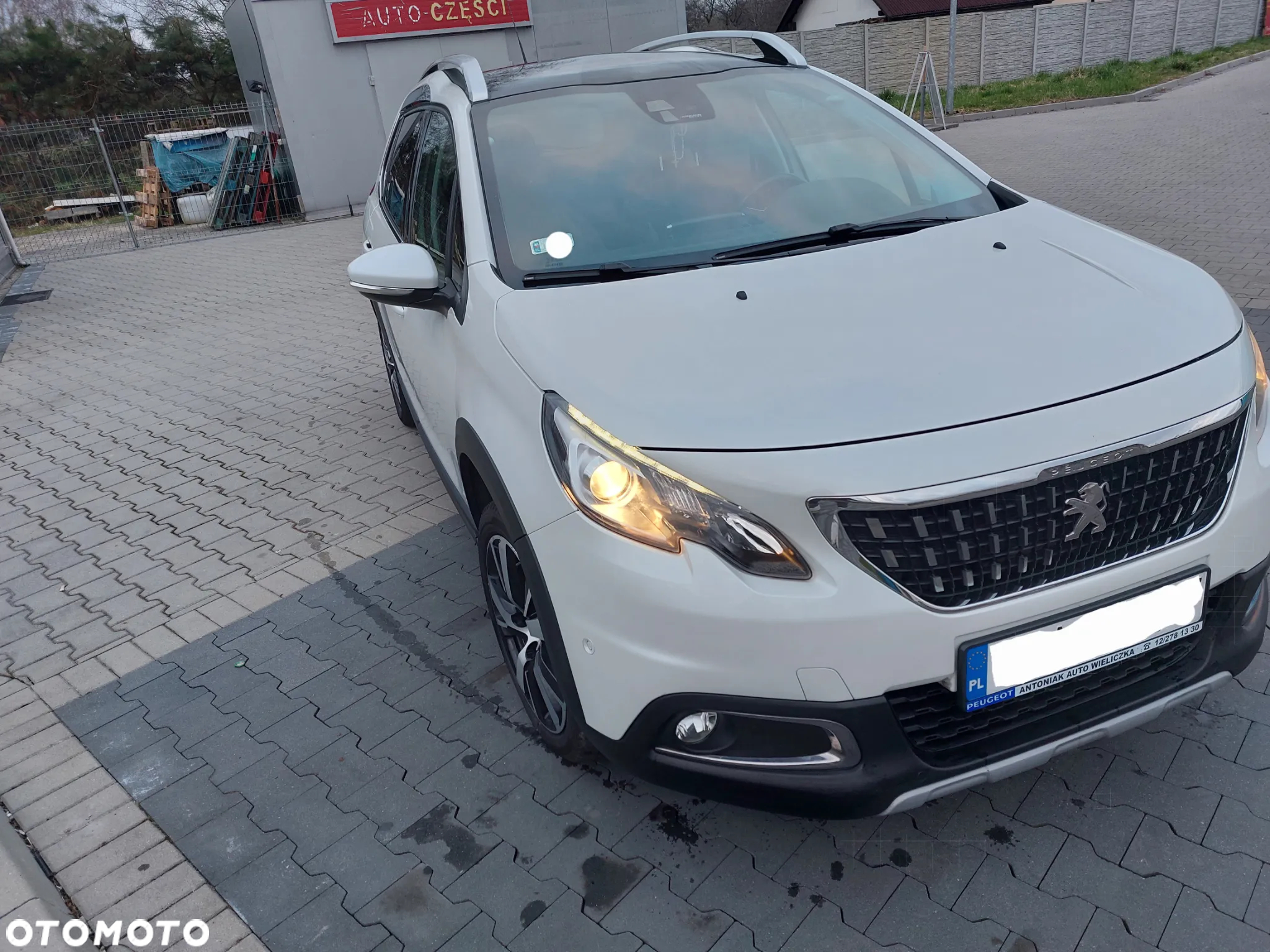 Peugeot 2008 1.2 Pure Tech Allure S&S EAT6 - 8