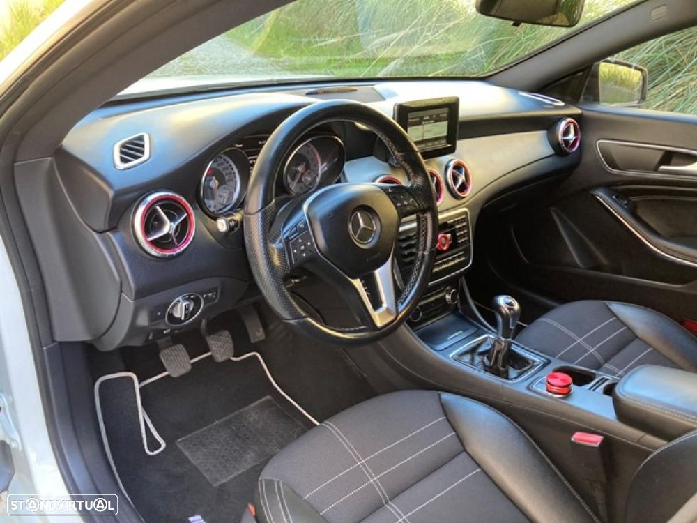 Mercedes-Benz CLA 180 d AMG Line - 10