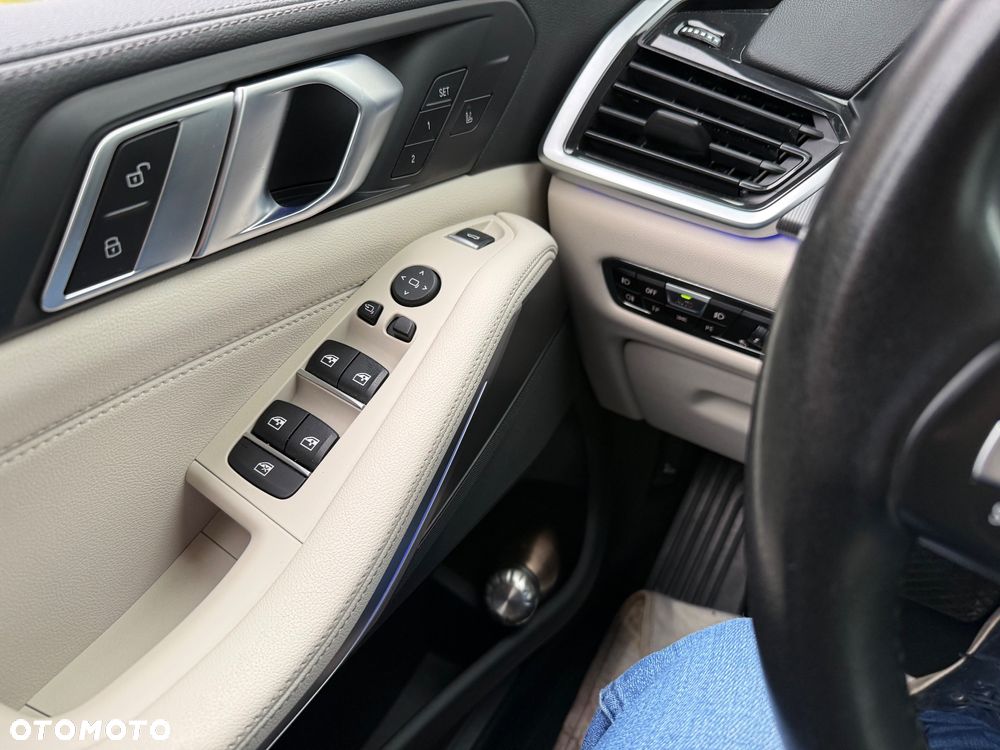 BMW X5 xDrive30d - 25