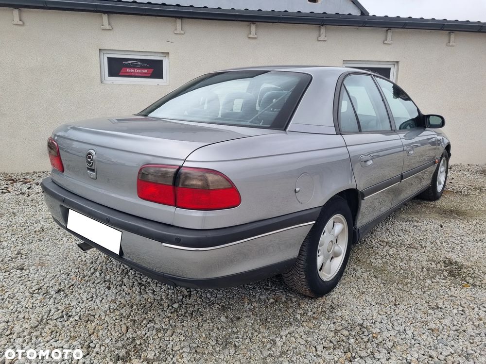 Opel Omega 2.0 Elegance - 4