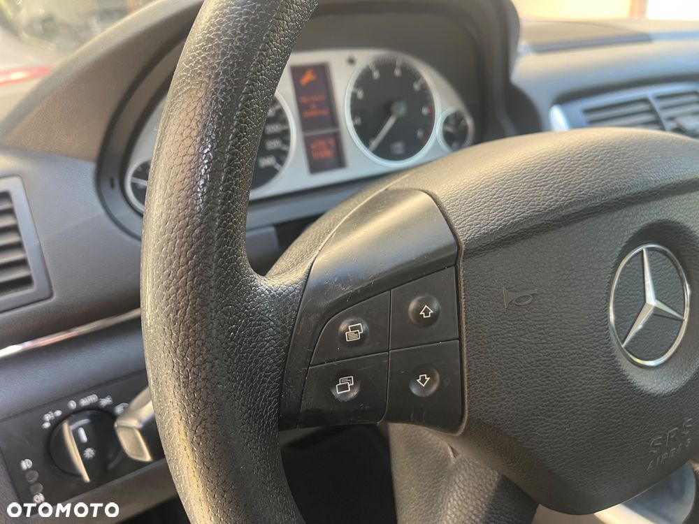 Mercedes-Benz Klasa B 180 Autotronic SPORT EDITION - 23