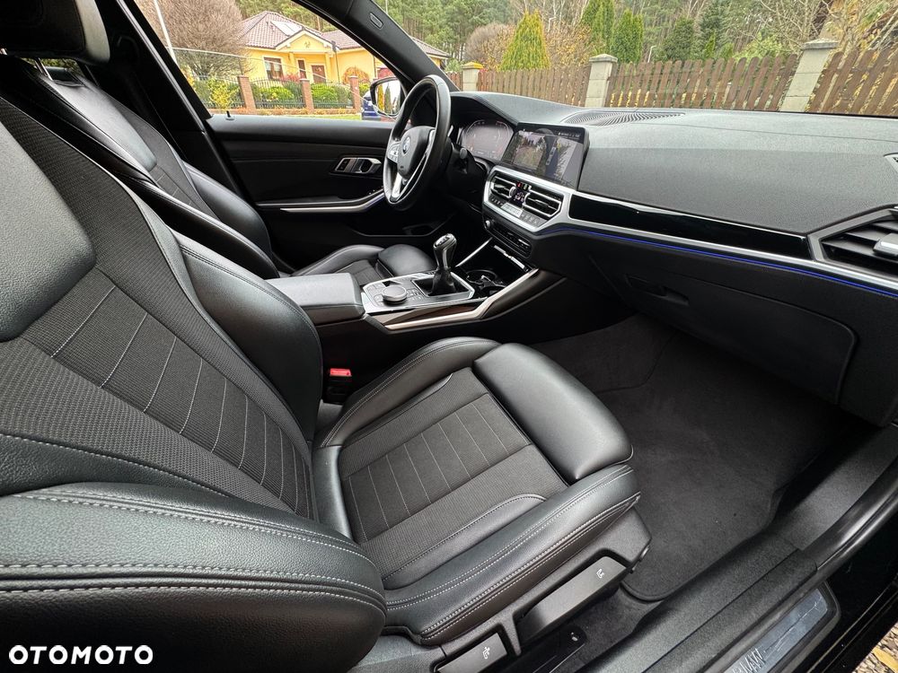 BMW Seria 3 320d Sport Line - 17