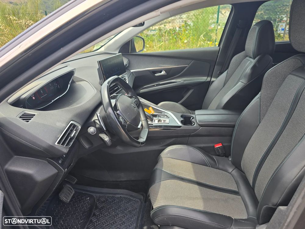 Peugeot 5008 1.2 PureTech Allure Pack EAT8 - 14