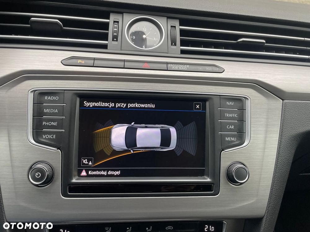 Volkswagen Passat 1.4 TSI BMT Comfortline - 16