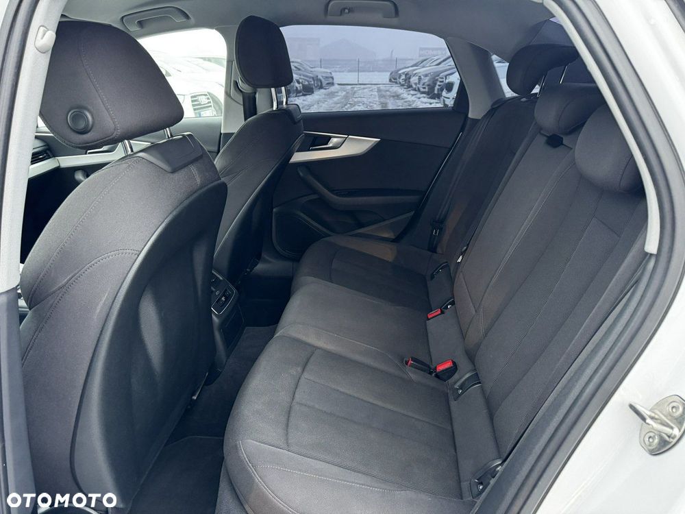 Audi A4 Limousine - 35