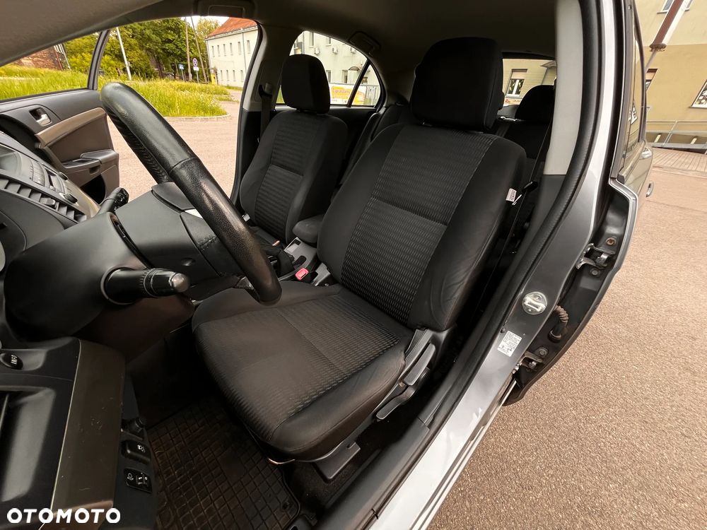 Mitsubishi Lancer 1.6 Invite - 12