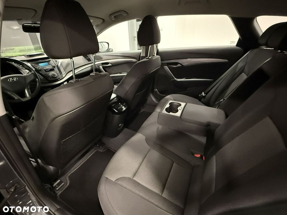 Hyundai i40 Kombi blue 1.6 Family+ - 17