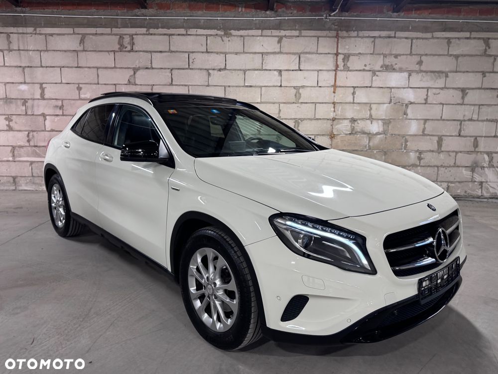 Mercedes-Benz GLA 200 7G-DCT Edition 1 - 4